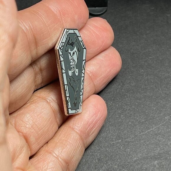 Disney Jafar Villain Trading Pin Hidden Mickey Aladdin Coffin Brooch Lapel Pin - Picture 5 of 9